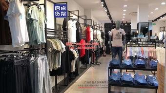 型格收納 快時(shí)尚男裝鐵木貨架實(shí)拍圖賞與零售新思路